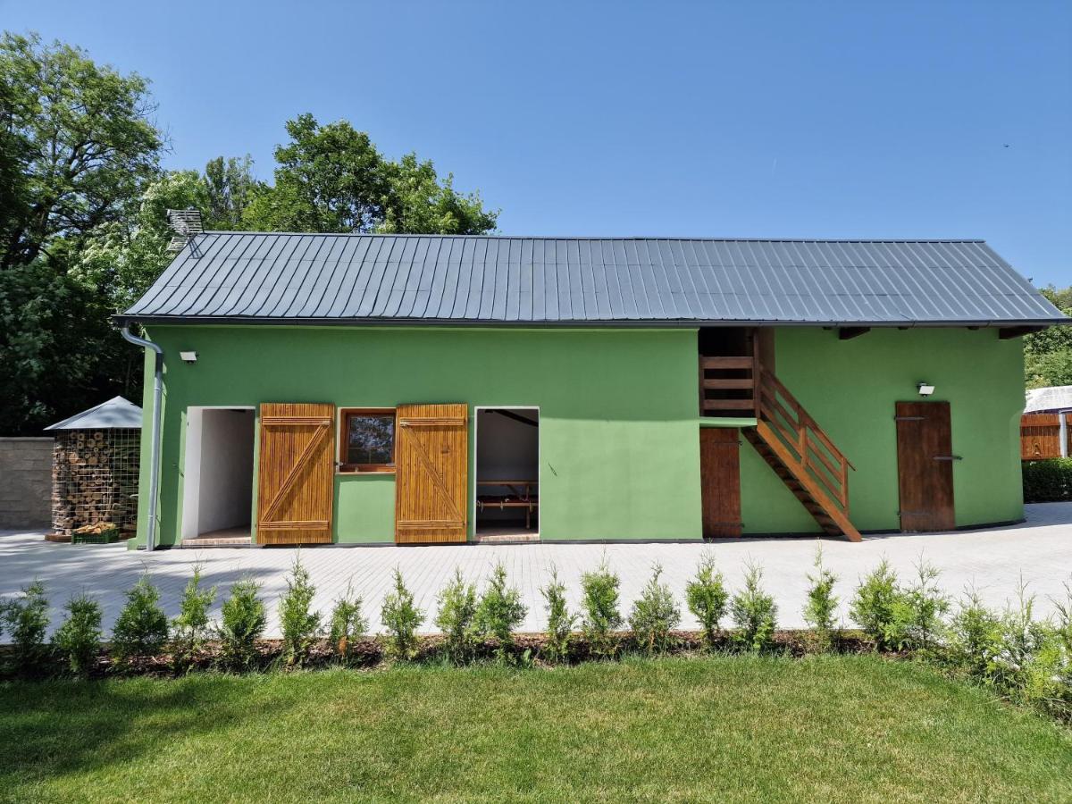 Hajenka Villa Trebivlice Екстериор снимка